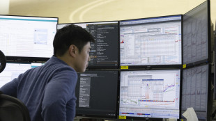 Borsa: l'Asia in ordine sparso guarda alla Fed sui tassi