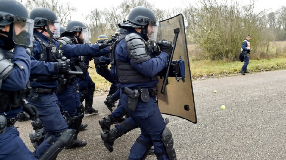 A Metz, les CRS se battent entre eux pour s'entra&icirc;ner