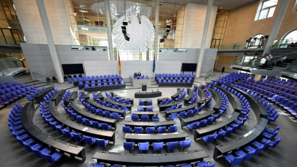 Bei Parteienbeschwerde wegen Nichtzulassung zu Wahl keine Gesetzespr&uuml;fung