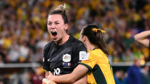 Mondial f&eacute;minin: Arnold, "h&eacute;ro&iuml;ne nationale" et rempart contre l'Angleterre