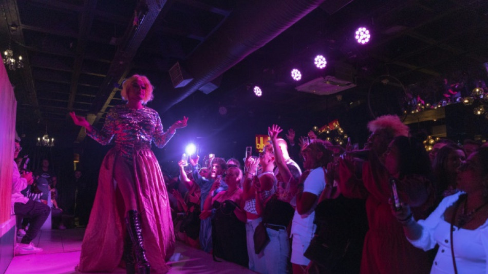 La visita de una estrella "drag queen" a Sud&aacute;frica da impulso a esta comunidad
