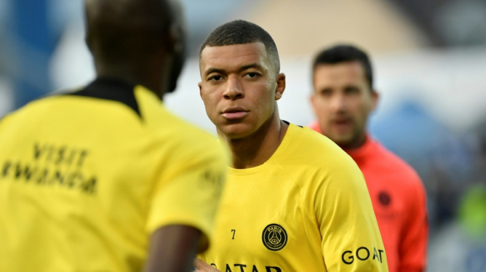 Ligue 1: l'avenir de Mbapp&eacute; au PSG toujours plus incertain