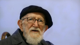 Abb&eacute; Pierre: un silence nourri par son statut d'ic&ocirc;ne?