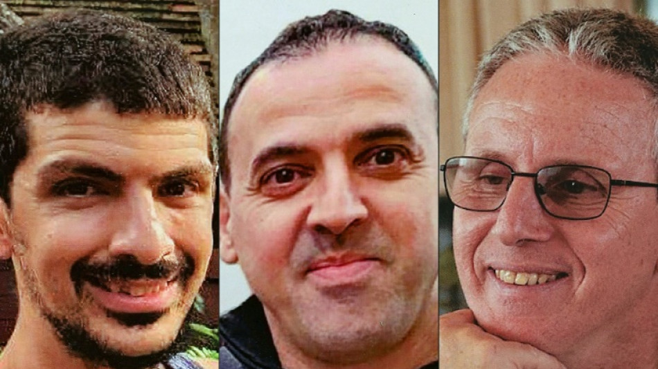 Hamas liberta tr&ecirc;s ref&eacute;ns israelenses na quinta troca de prisioneiros palestinos
