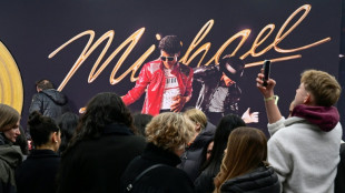 Biopic sur Michael Jackson: des milliers de fans f&eacute;briles avant la premi&egrave;re mondiale