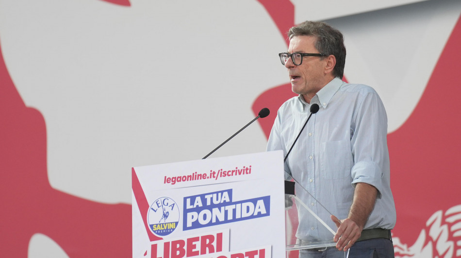 Giorgetti, 'contributo dalle banche assolutamente doveroso'