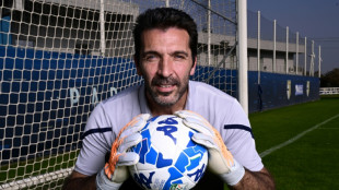 Foot: &agrave; 45 ans, Buffon raccroche d&eacute;finitivement ses gants