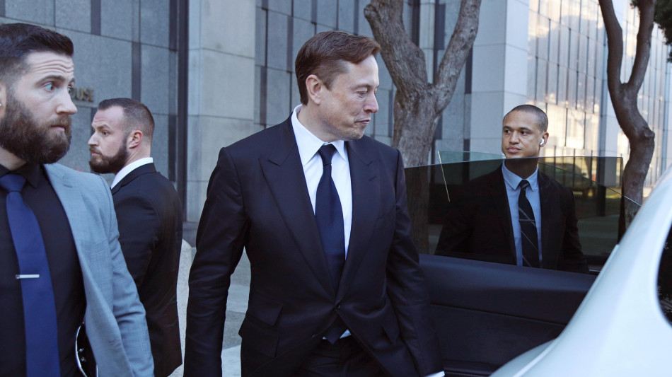 Tesla assegna a Musk un pacchetto di azioni da 29 miliardi