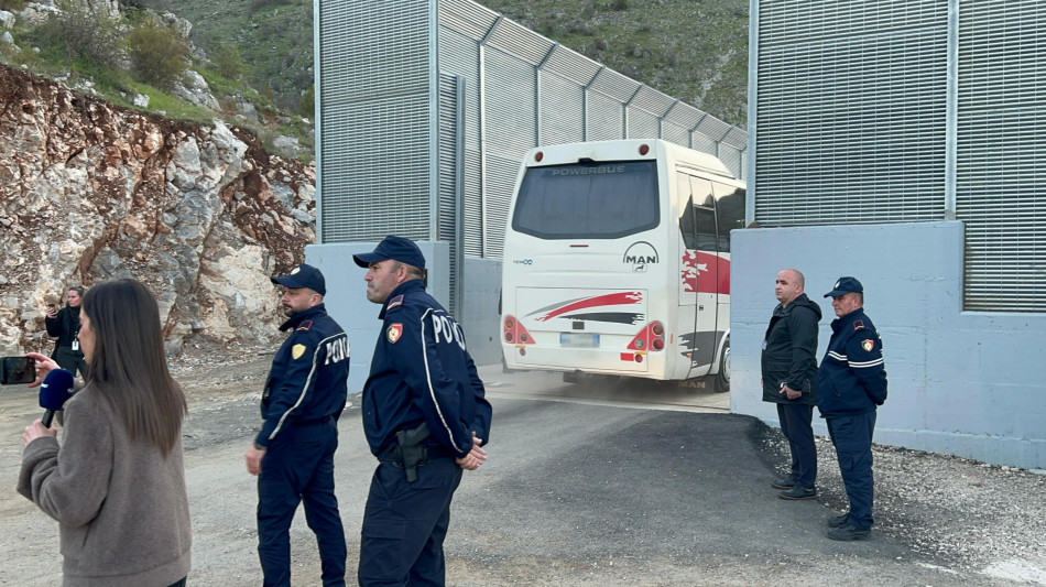 Cassazione, dubbi costituzionalit&agrave; intesa Italia-Albania