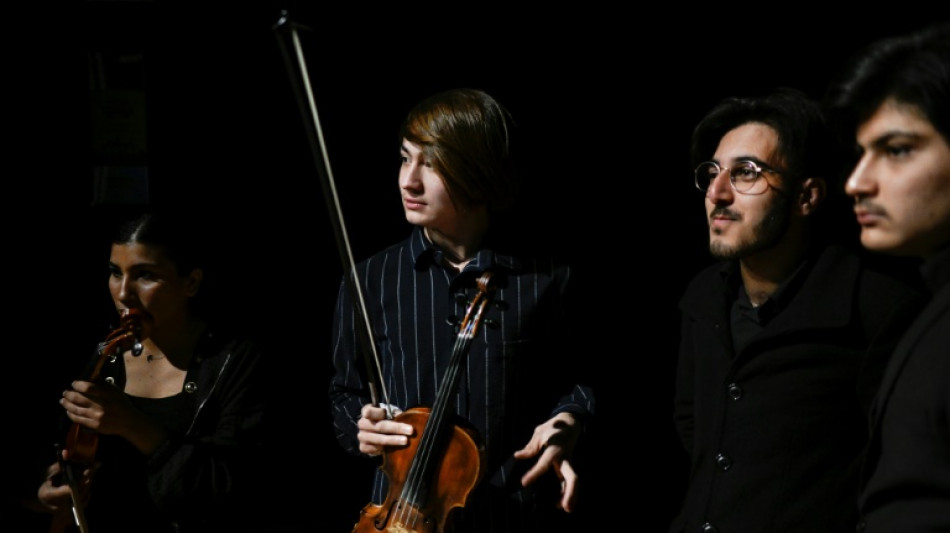 R&eacute;fugi&eacute;s au Portugal, de jeunes musiciens afghans brisent le silence impos&eacute; par les talibans