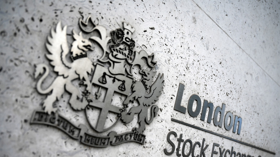 Borsa: Milano e l'Europa riducono le perdite, Londra -0,3%