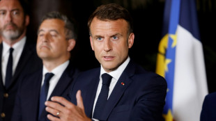 Nouvelle-Cal&eacute;donie: Macron &eacute;carte un "passage en force", donne du temps aux n&eacute;gociations