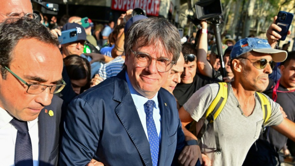 Surprise en Espagne: Puigdemont r&eacute;appara&icirc;t apr&egrave;s sept ans d'exil et dispara&icirc;t &agrave; nouveau