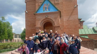 Ukraine : les derni&egrave;res ouailles du p&egrave;re Igor gardent la foi&nbsp;malgr&eacute; la destruction de leur ville