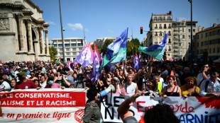 "R&eacute;sistance", "destitution": la gauche d&eacute;file contre Macron