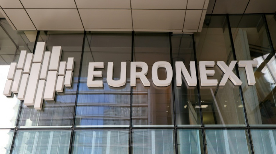 La Bourse de Paris termine en hausse avant une semaine charg&eacute;e en publications
