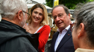 L&eacute;gislatives : le macronisme, "c'est termin&eacute;", dit Hollande en campagne