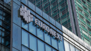 Borsa: l'Europa chiude contrastata, Parigi +0,34%, Londra +0,15%
