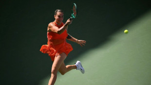 Defending champ Sabalenka leads way into US Open fourth round