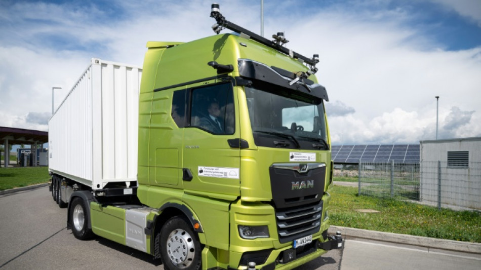 HOLD 0 Uhr BGL-Chef warnt vor Mangel an Lkw-Fahrern bei Nato-B&uuml;ndnisfall