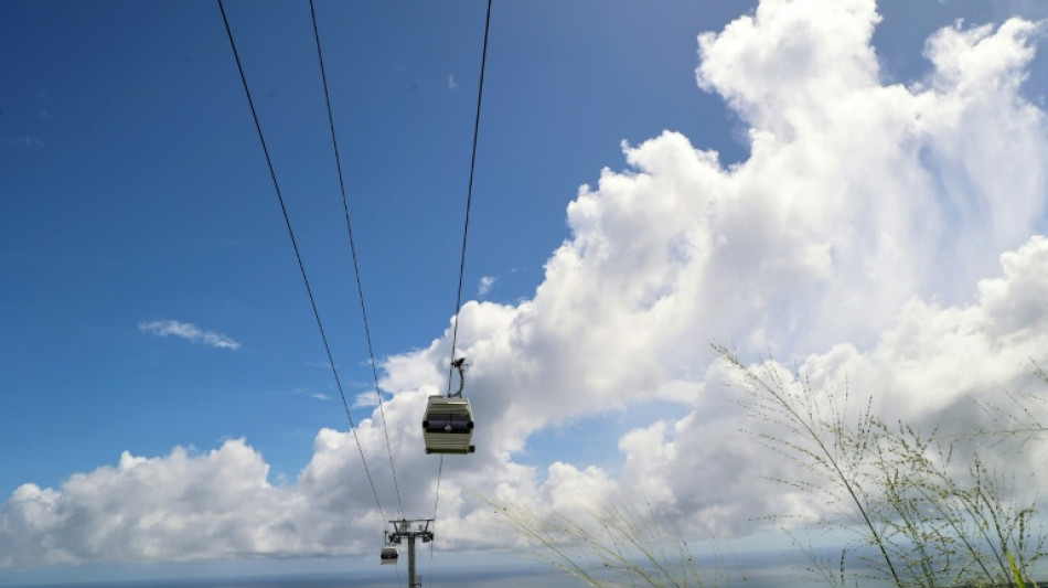 &Agrave; La R&eacute;union, le t&eacute;l&eacute;ph&eacute;rique urbain s&eacute;duit et s'appr&ecirc;te &agrave; prendre de l'altitude