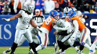 NFL-best Broncos edge Raiders to win seventh in a row