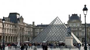 Por robo del Louvre  "hay más de 150", muestras de ADN, dice la procuradora de París