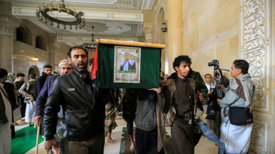 Israel bombardea un puerto controlado por los rebeldes hutíes en Yemen