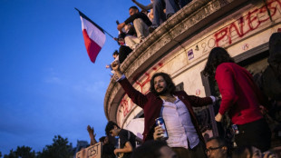 Apr&egrave;s la surprise des l&eacute;gislatives, l'heure des tractations pour une majorit&eacute; introuvable