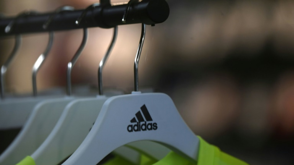 Adidas recorta sus previsiones de resultados para 2022 tras el fin de la colaboraci&oacute;n con el rapero Kanye West