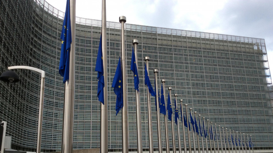 La fiducia dei consumatori in Eurozona e Ue crolla ai minimi da 2 anni