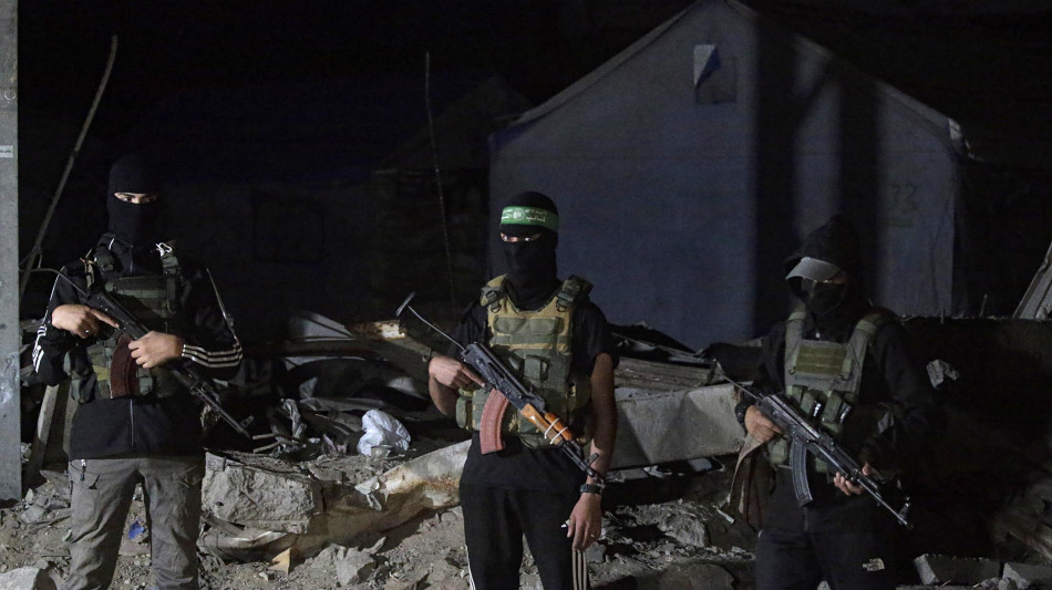 Hamas, 'a noi controllo a interim Gaza, non disarmiamo per ora'