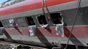 Espa&ntilde;a espera reabrir en unos "10 d&iacute;as" la l&iacute;nea cerrada por la tragedia ferroviaria