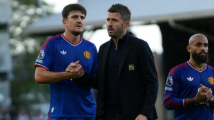 Carrick defends troubled Man Utd after Fulham escape 