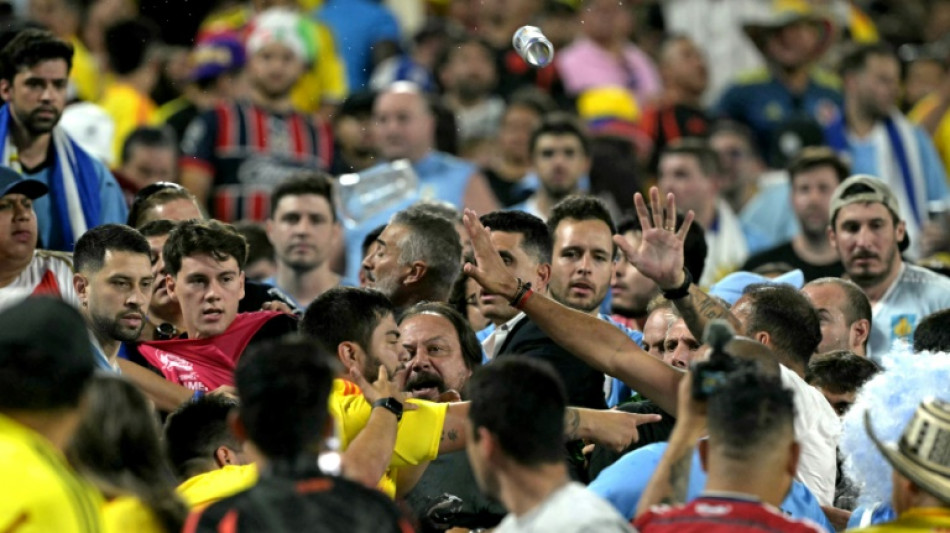 Col&ocirc;mbia-Uruguai pelas semis da Copa Am&eacute;rica termina com briga nas arquibancadas