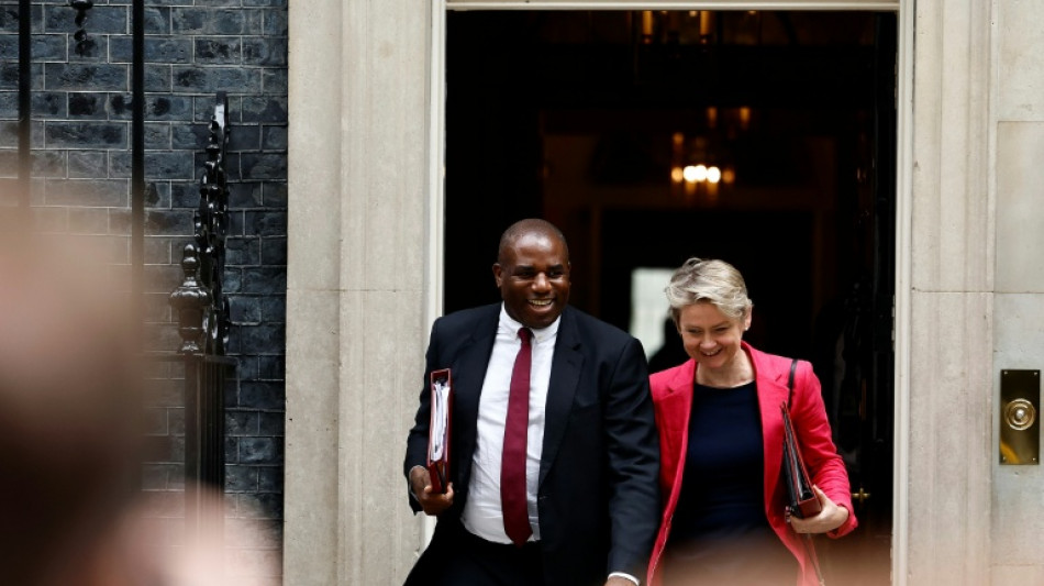 Rücktritt von britischer Vize-Premierministerin: Starmer bildet Kabinett um