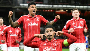 Aston Villa e Porto perdem a 1ª na Liga Europa; Roma se complica