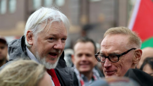 Assange participa de manifestação pró-Palestina em Sydney