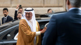 Arabia Saudita y Rusia limitan su oferta de petr&oacute;leo