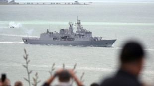 Two New Zealand naval ships transit Taiwan Strait