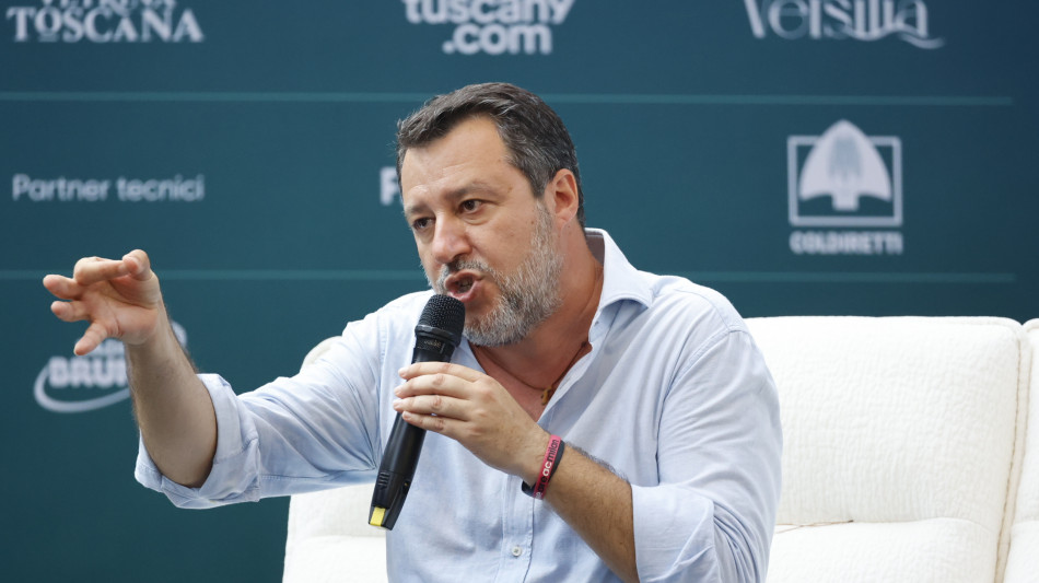 Salvini, aver dubbi su obbligo vaccini &egrave; buon senso