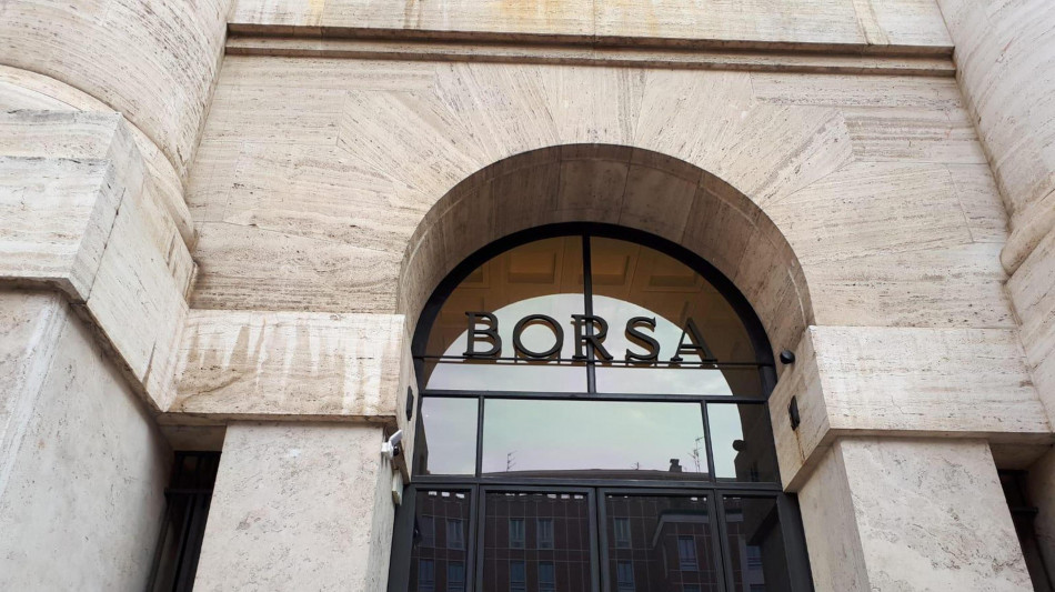 Borsa: Milano apre in rialzo (+0,3%) con Eni