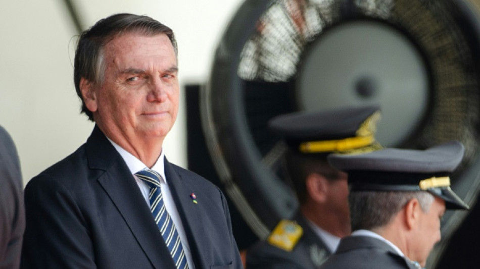 Bolsonaro verabschiedet sich unter Tr&auml;nen von seinen Anh&auml;ngern