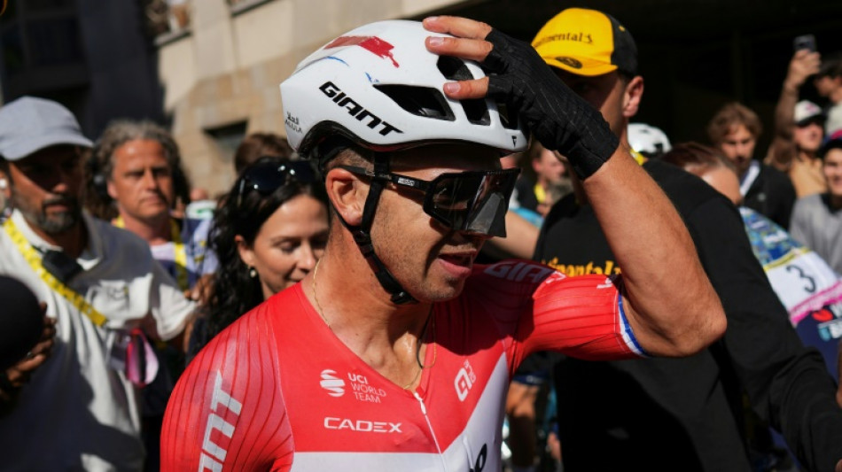 'Batman' Groenewegen sobrevuela en el esprint de 6&ordf; etapa del Tour, susto para Pogacar