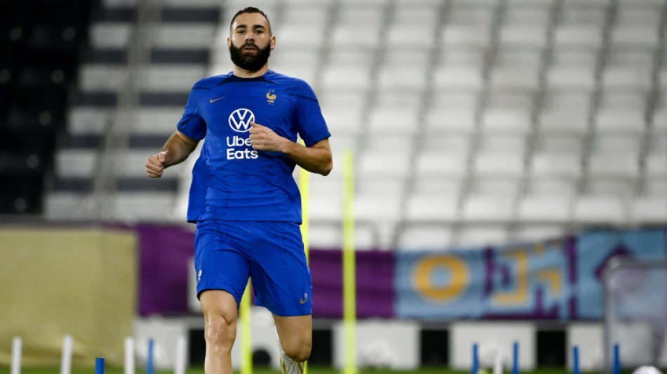 Misterio con la lesi&oacute;n de Benzema a cuatro d&iacute;as del debut de los 'Bleus' en el Mundial