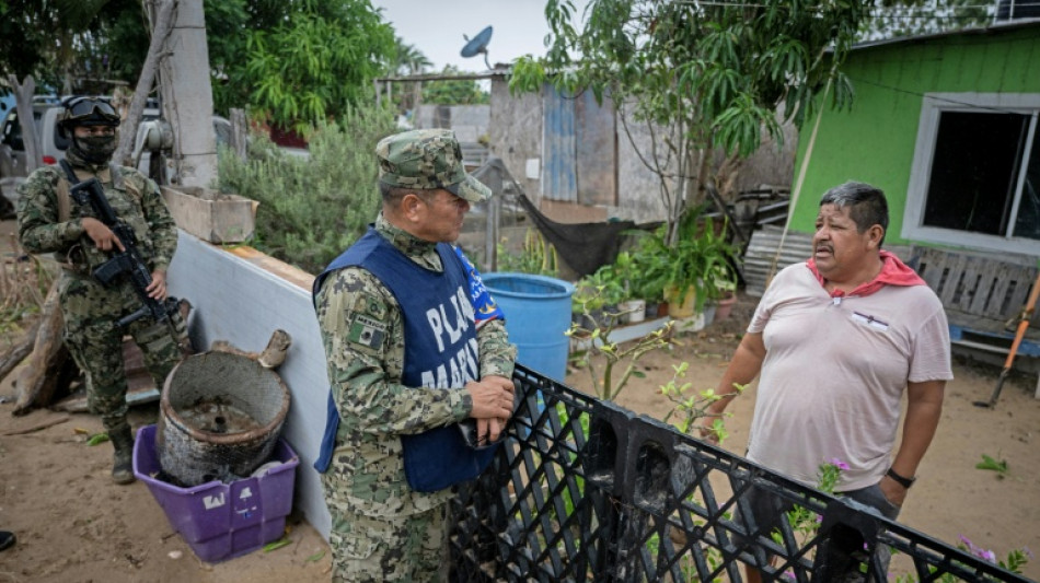 Los &uacute;ltimos esfuerzos para evacuar zonas de riesgo por hurac&aacute;n Polo en M&eacute;xico