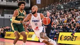 Mondial-2023 de basket/pr&eacute;paration: la France coiff&eacute;e sur le fil par l'Australie