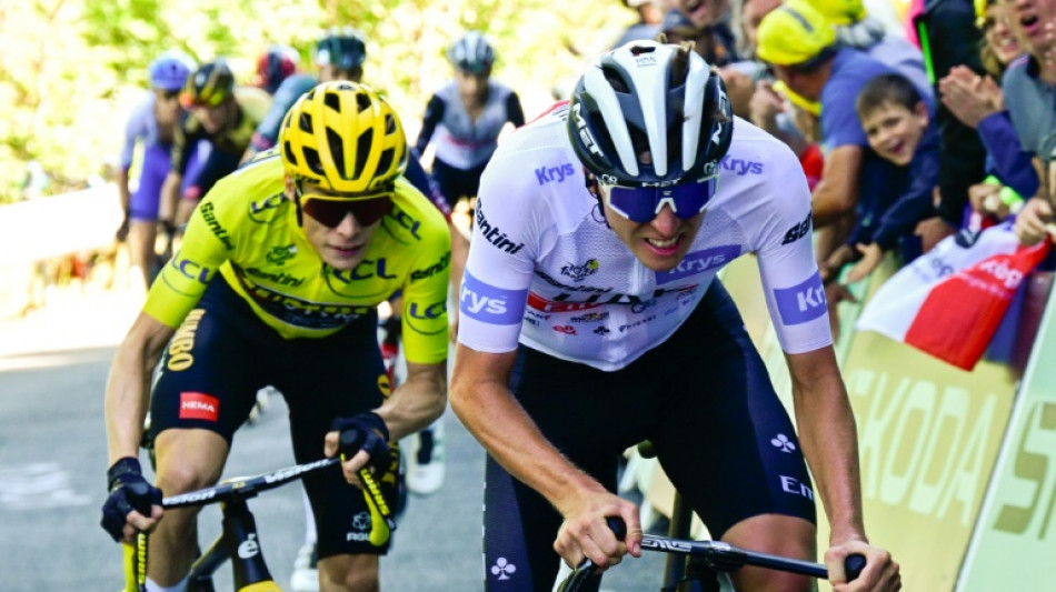 Pogacar ara&ntilde;a ocho segundos a Vingegaard en el Grand Colombier, donde gana Kwiatkowski