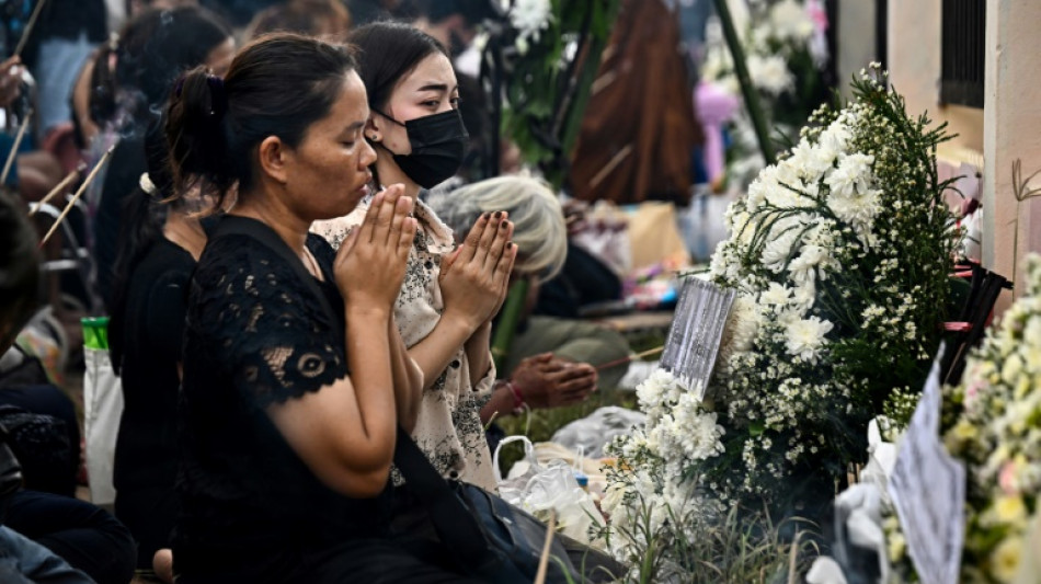 Segundo d&iacute;a de ceremonias f&uacute;nebres por matanza en guarder&iacute;a de Tailandia