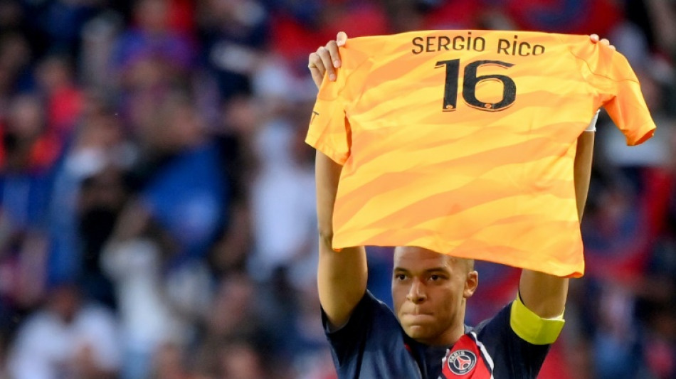 "Me siento muy afortunado", escribe Sergio Rico sobre su recuperaci&oacute;n